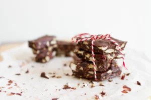 Make your own healthy holiday gifts with this chocolate bark recipe