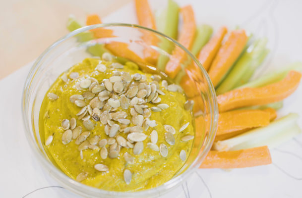 Upgrade Your Afternoon Snack Routine With This Delicious, Stress-Fighting Veggie Dip