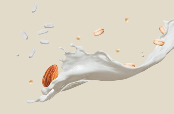 We Asked Experts to Help Us Rank the 5 Most Popular Alt-Milks for Sustainability