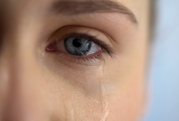 4 Real Benefits of Crying That'll Make You Feel Great About *All* Your Feelings