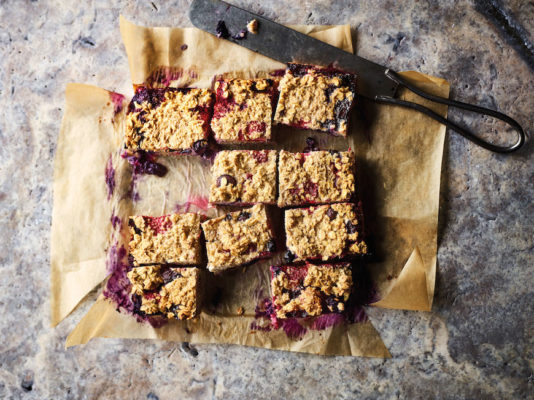 Consider This Healthy Oatmeal Bar the Recipe for a Perfect Pre-Run Breakfast