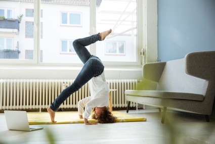 The Strength-Boosting Sequence That’ll Help You Master the Yoga Headstand
