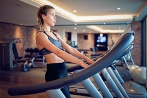 5 common mistakes that are ruining your treadmill workout, according to a run coach