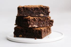 This plant-based black bean brownies recipe makes a deliciously protein-packed dessert