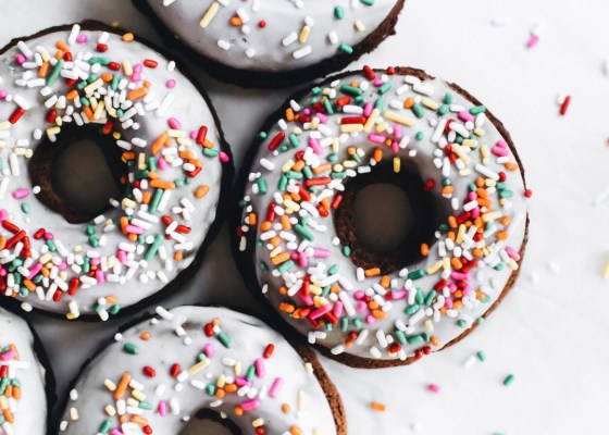 This Delicious Vegan Donut Recipe Calls for Nothing but Healthy Pantry Staples