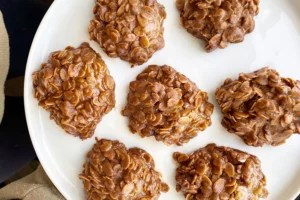 You won't even need to turn on the oven for this no-bake cookie recipe with chocolate and peanut butter