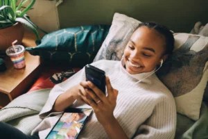 Therapy via text is the new virtual therapy—here's what to expect