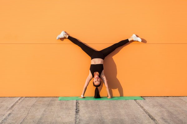 The 'Handstand Challenge' Is Actually a Great Workout—Here's How to Modify It