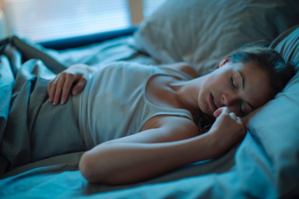 How to Stop Your Coronavirus Nightmares From Stealing Your Dreams, According to a Sleep Doctor