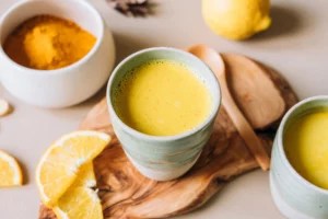 Already moved on from whipped coffee? Take things to the next level with this anti-inflammatory turmeric version