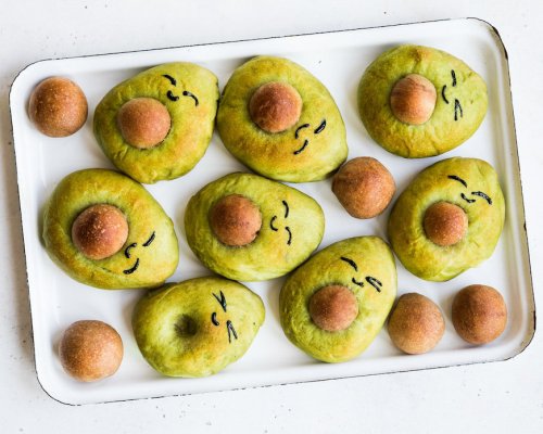 This Matcha Buns Recipe Makes the Cutest Little Baked Goods You Ever Did See