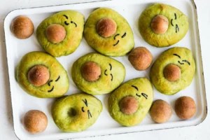 This matcha buns recipe makes the cutest little baked goods you ever did see