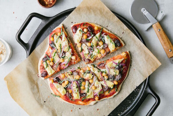 7 Delicious, Healthy Pizza Recipes to Make Your Weekend Plans Feel a Bit More Special
