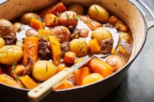 Give your boring beets a glow-up with this vegan ‘beef’ Bourguignon recipe