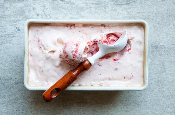 This 5-Ingredient Vegan Strawberry-Banana Ice Cream Satisfies Your Sweetest Sweet Tooth