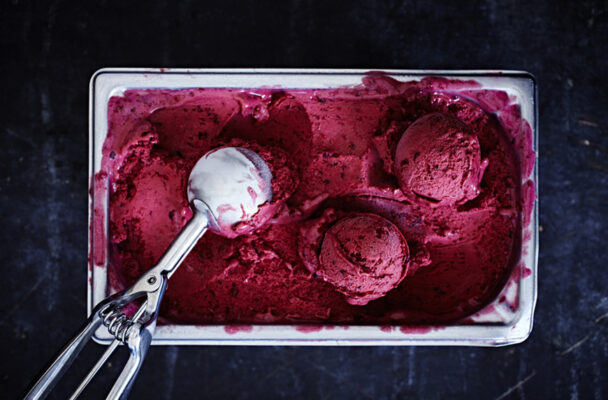 This 2-Ingredient Vegan Blueberry Ice Cream Recipe Satisfies Your Sweetest Sweet Tooth