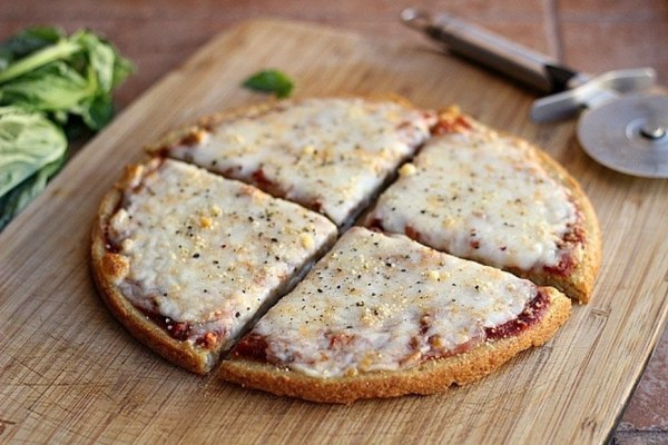 This High-Protein Quinoa Pizza Crust Recipe Only Requires 5 Ingredients—and They're All Pantry Staples
