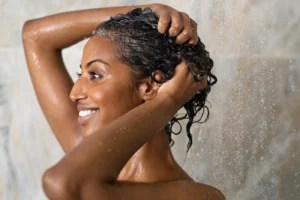 If You Don’t Think There’s a Right Way to Shower, a Dermatologist Has a Few Things to Share