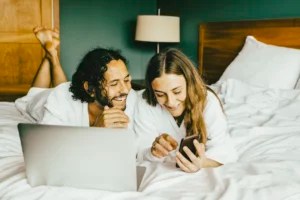 The Sexperts' 9-Step Guide to Safe and Fun Virtual Threesomes
