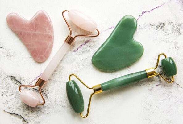Pros Agree That Jade Roller Benefits Go Far Beyond De-Puffing Your Face