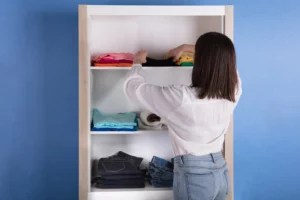 5 Closet Cleanout Tips from an Aura Reader