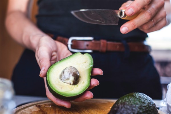 You Only Need One Ingredient To Keep Your Avocado Fresh for Later