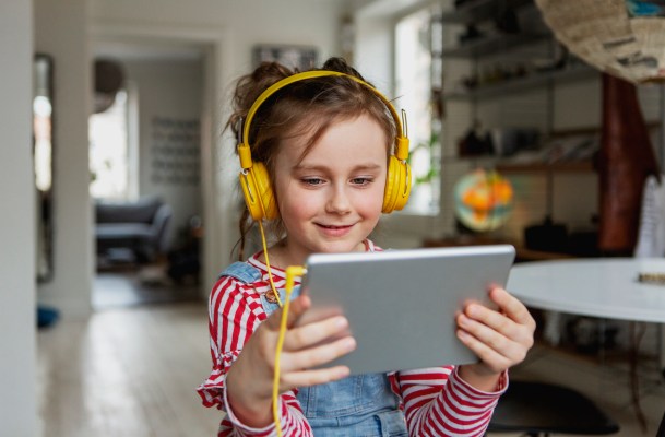 3 Digital Extracurricular Activities That Provide Socialization (and a Break for Parents)
