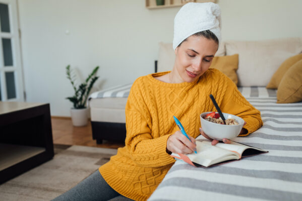 Make Listening To Your Body Easy With This RD-Approved Food Journal Template