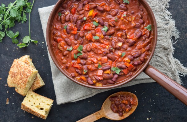 8 Healthy High-Protein Vegetarian Chili Recipes To Make This Winter