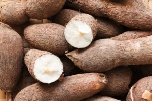 5 Cassava Benefits for Your Gut and Immune Health, Because Sweet Potatoes Aren't the Only Healthy Carb in Town