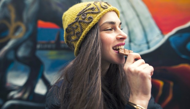 The 10 Best Dark Chocolate Bars That Are Good Enough for Dietitians' Grocery Carts