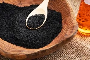 10 Benefits of Black Seed Oil That Make It a Super Supplement
