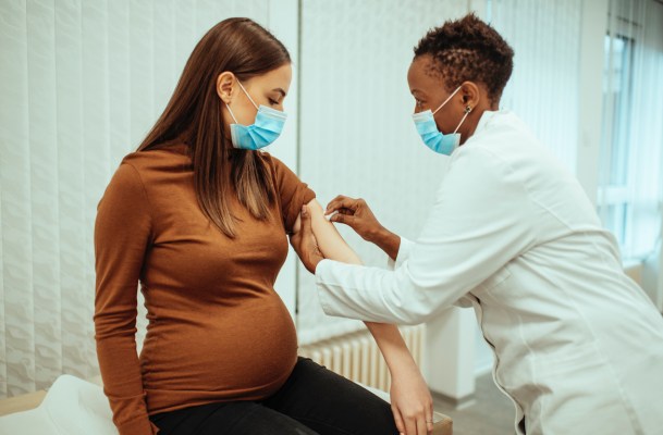 What Doctors Want You To Know About the COVID-19 Vaccine for Pregnant People