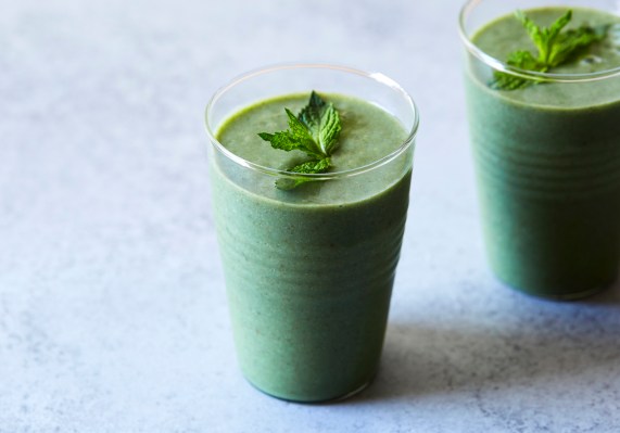 Kate Hudson's Delicious Avocado Smoothie Recipe Is a Surprising Source of Calcium Thanks to This...