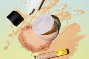 Kosas Just Dropped a Shine-Zapping Powder That Won’t Completely Flatten Your Skin