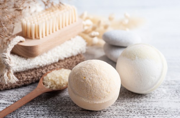 4 CBD Bath Bombs That Will Turn Your Tub Into a Spa for Your Muscles