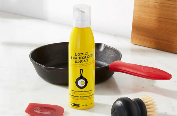 This $20 Kit Has Everything You Need To Clean Your Cast-Iron Cookware With Ease