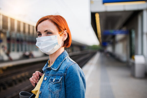 4 Steps To Use Exposure Therapy To Ease Yourself Into Post-Pandemic Life