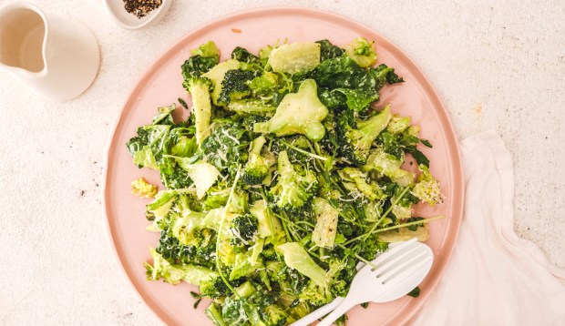 This High-Fiber Broccoli Caesar Salad Makes a Classic Recipe Better for Your Digestion