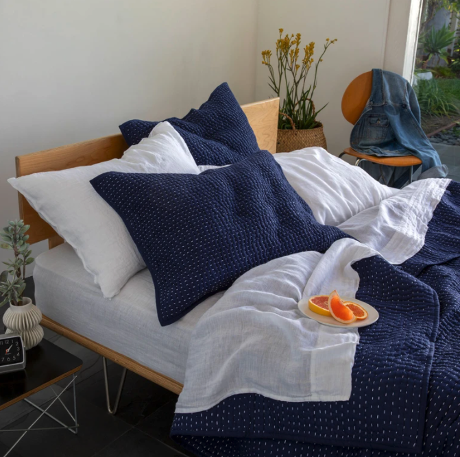 8 Gorgeous Lightweight Bedding Options, Lightweight Bedding For Summer