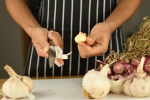Here's Why Waiting 10 Minutes to Cook Garlic After It's Chopped Maximizes Its Health Benefits
