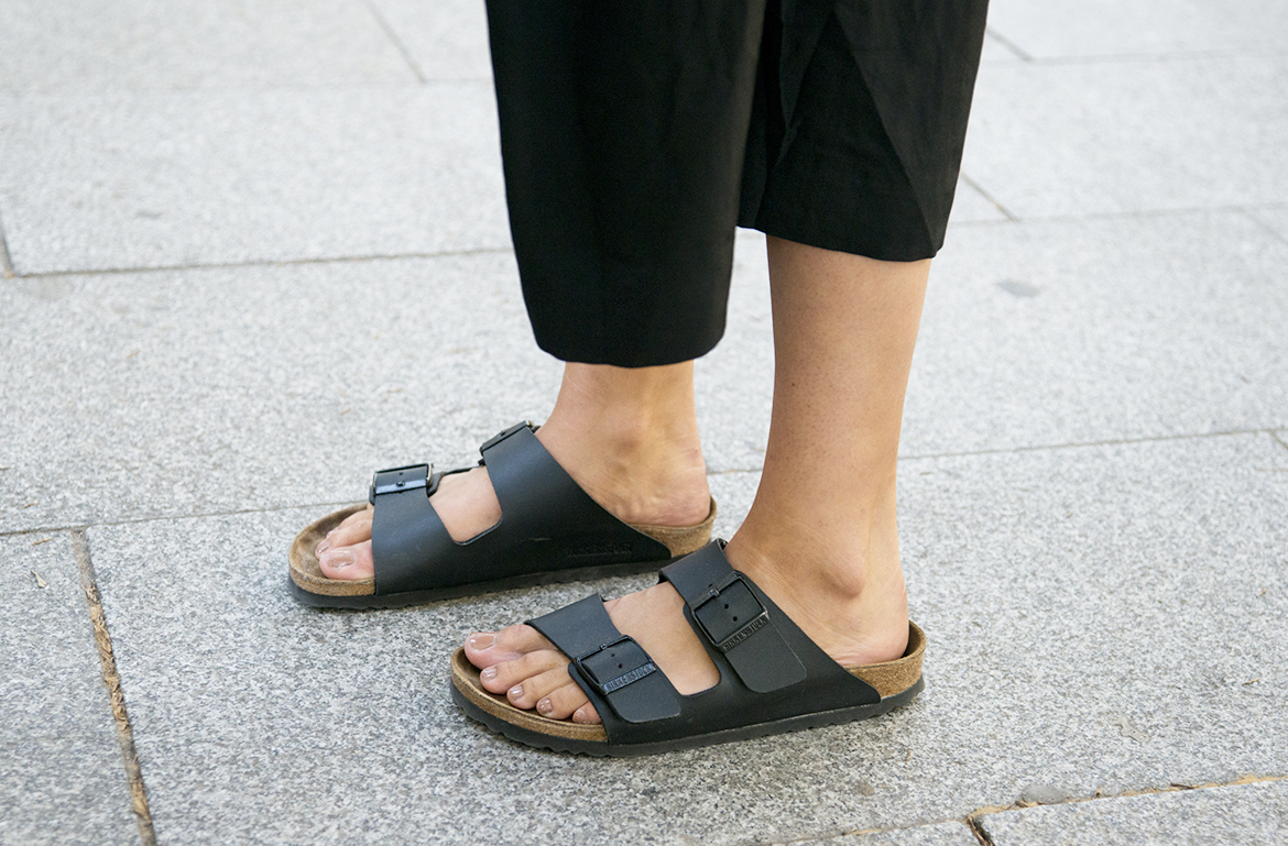 Share more than 147 birkenstock style sandals white - vietkidsiq.edu.vn