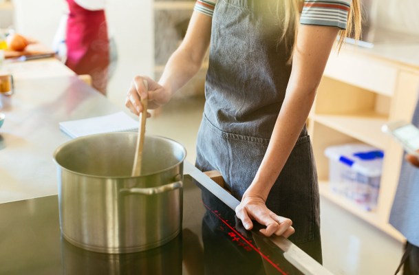 A Pro Chef Explains Why These 5 Pots and Pans Are the Only Ones You...