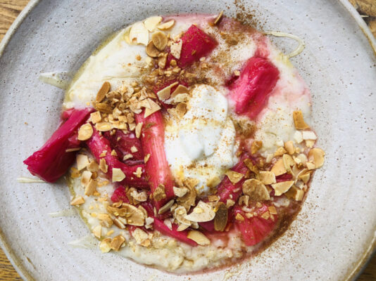 10 Recipes Using Rhubarb, the Digestion-Supporting Veggie With More Antioxidants Than Kale