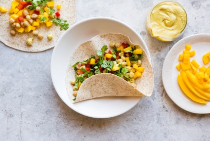 10 Protein-Packed Vegetarian Summer Dinners You Don’t Have To Turn the Oven On To Make