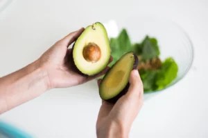 I’m a Chef, and This Is How To Pick a Perfectly Ripe Avocado Depending on When You’ll Use It