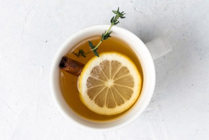 ‘I’m an Herbalist, and This Warming Cinnamon Tea Recipe Is Perfect for a Good Night’s Sleep’