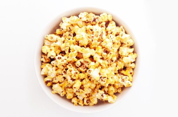 This Vegan "Cheese" Popcorn Is Just As Addictive As the Movie Theater's