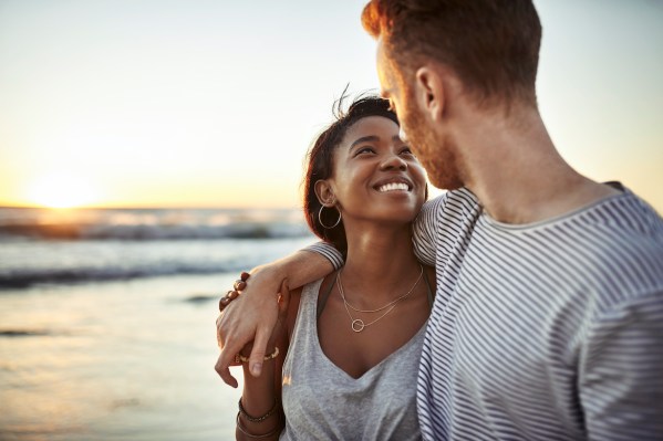 5 Signs You're Dealing With Mixed Signals in a Relationship—And How To Deal With Them...