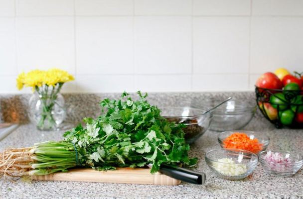 Cilantro Vs. Parsley: Everything You Need to Know About the Curiously Divisive Debate